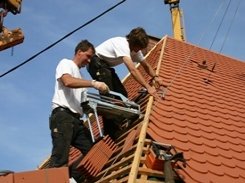 Dachstuhlbau & Dachsanierung holzvogt - Dachsanierung, Dach sanieren, Dach neu, neues Dach, Dach neu eindecken, Vordach, Dachgaupen, Garagendächer, Garagendach, Friedrichshafen, Markdorf, Oberteuringen, Deggenhausertal